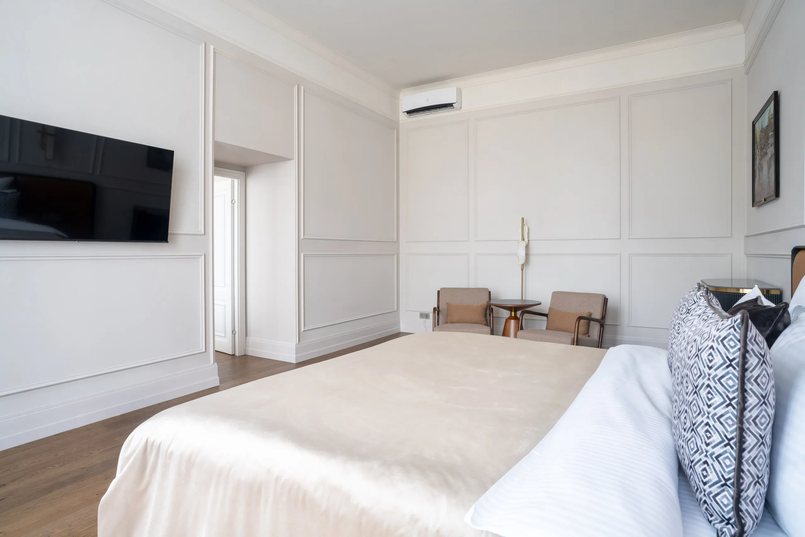 Джуниор Сюит (Посольский Люкс с балконом)