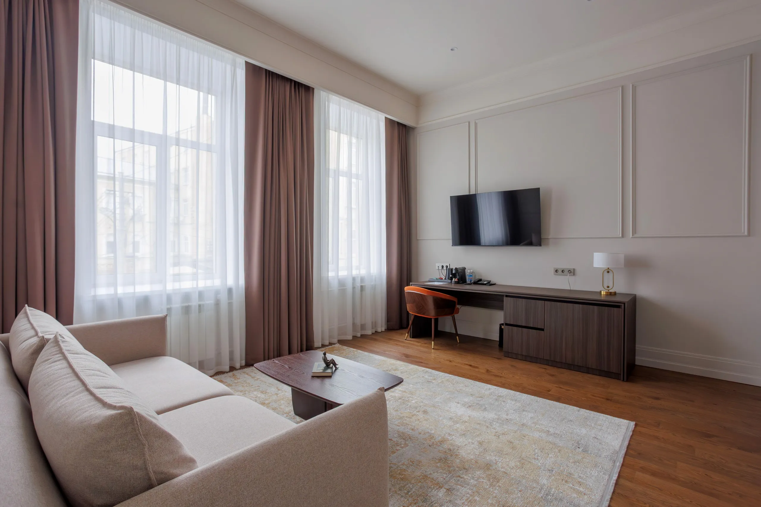 Embassy Suite with balcony